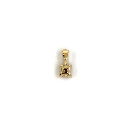 18ct Yellow Gold Princess-Cut Solitaire Diamond Pendant