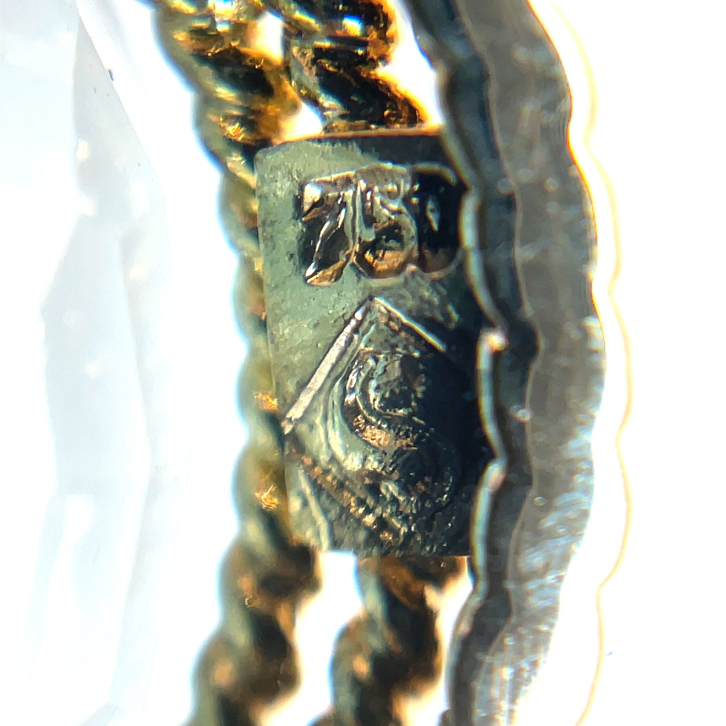 18ct Yellow Gold Teardrop Aquamarine Pendant