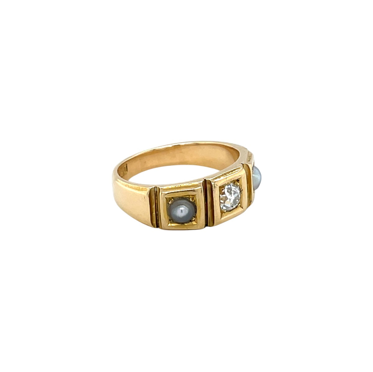 18ct Yellow Gold Old-Cut diamond & Pearl Trilogy Ring (K)