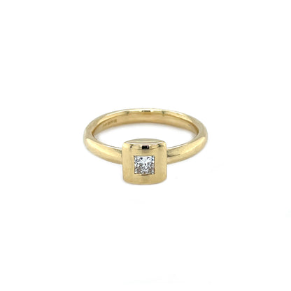 18ct Yellow Gold Princess-Cut Diamond Rubover Ring (Q)