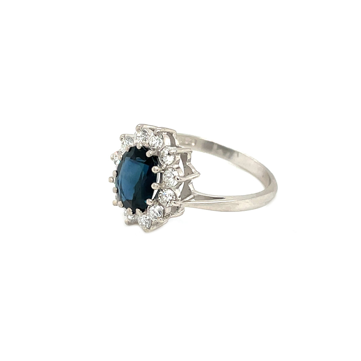 18ct White Gold Sapphire & Diamond Cluster Ring (N)