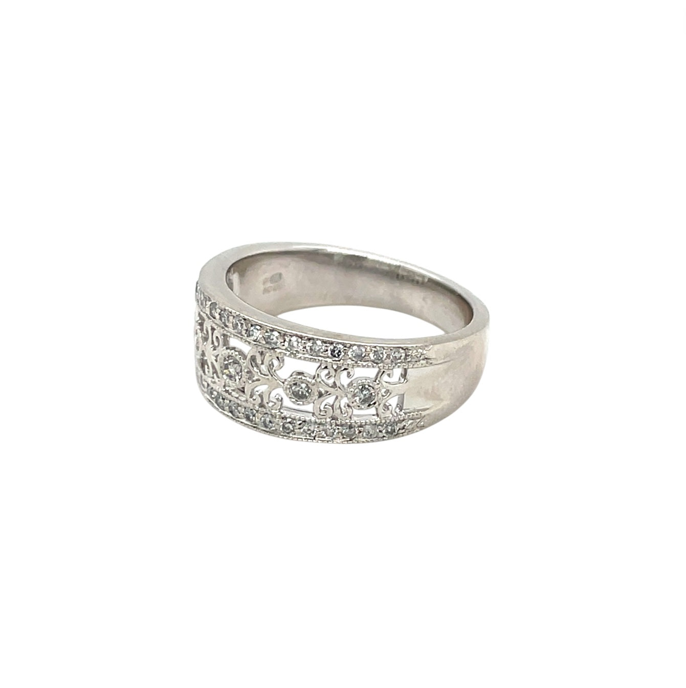 18ct White Gold Fancy Diamond Set Ring (L1/2)