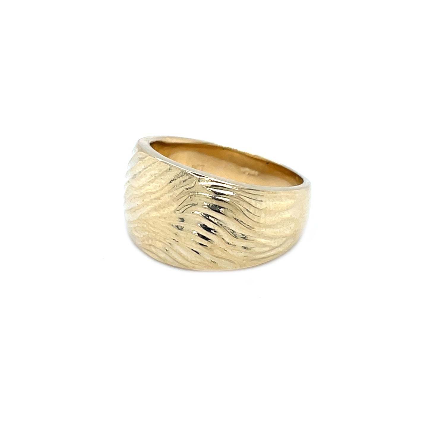 9ct Yellow Gold Engraved Domed Ring (O)