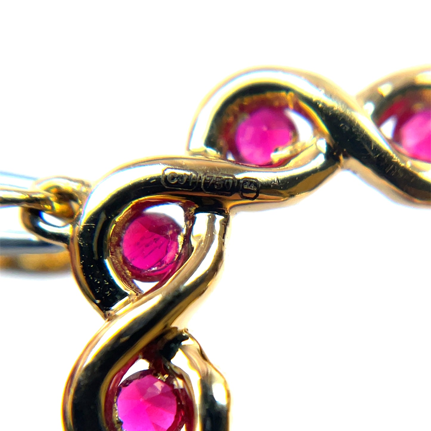 18ct Yellow Gold Woven Ruby Circle Pendant