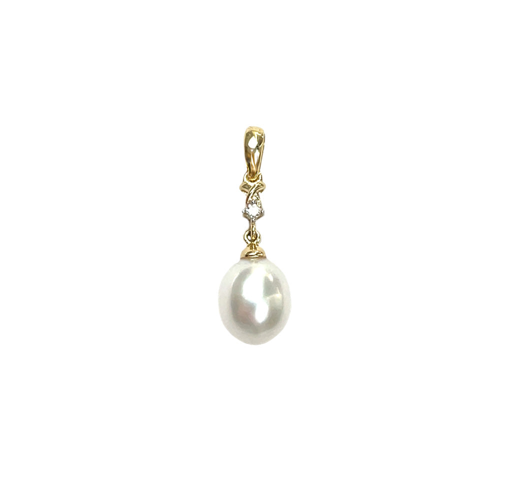 9ct Yellow Gold Pearl & Diamond Pendant