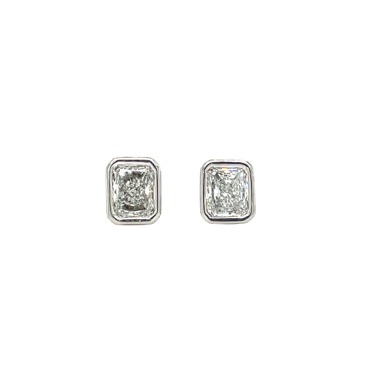 18ct White Gold Emerald-Cut Diamond Stud Earrings