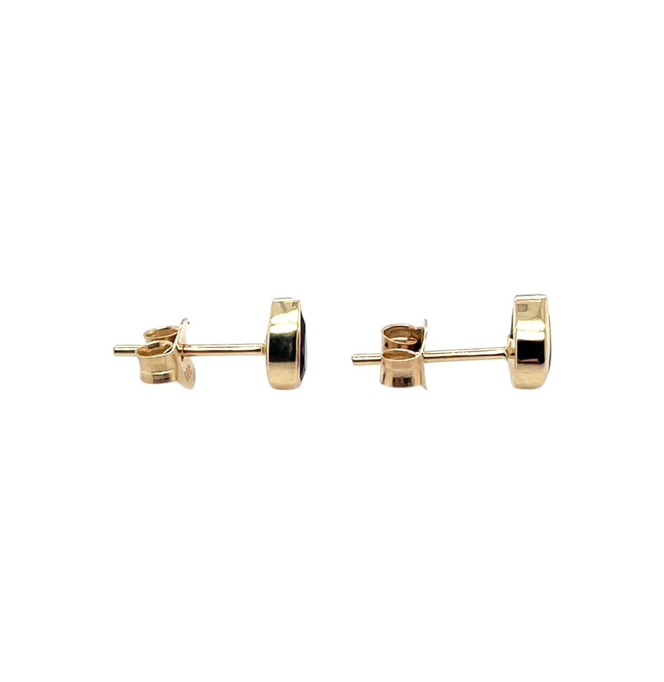 9ct Yellow Gold Pear Shaped Amethyst Rubover Stud Earrings
