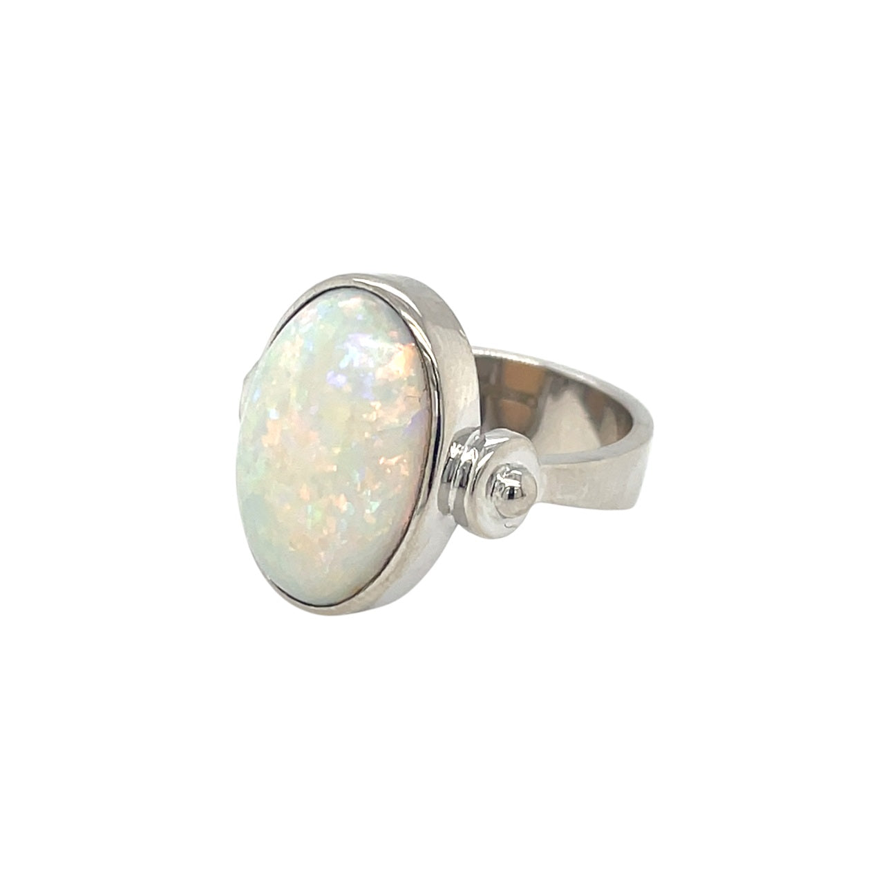 18ct White Gold Oval Opal Ring (K)