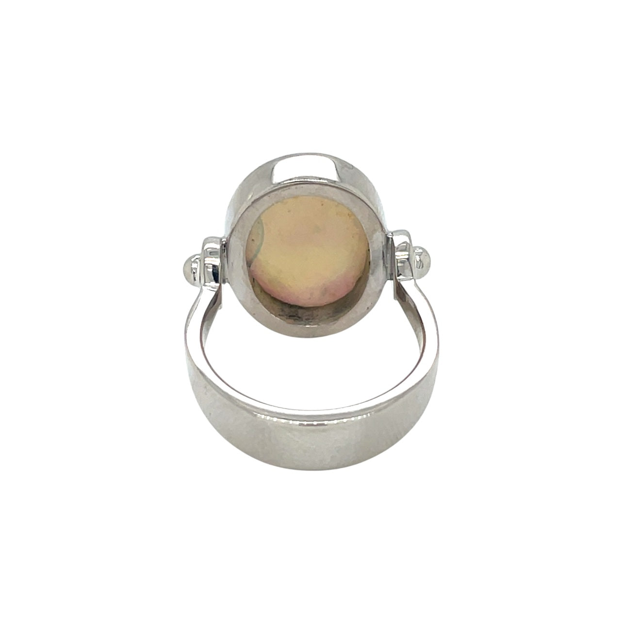 18ct White Gold Oval Opal Ring (K)