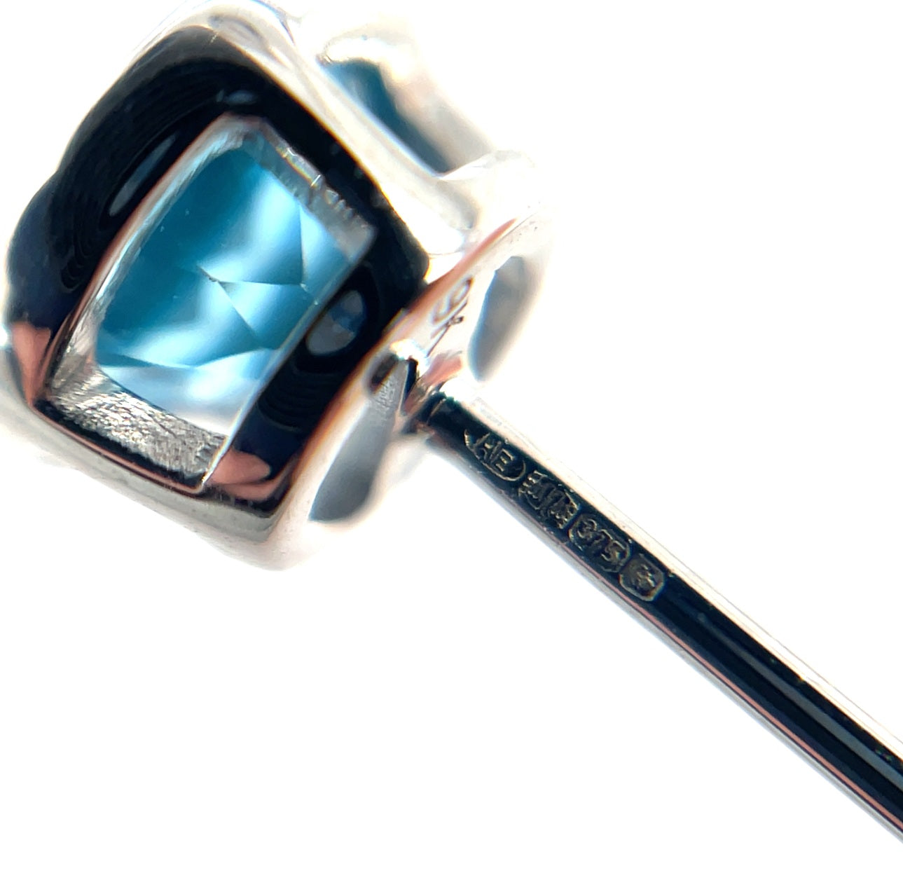 9ct White Gold 5mm Round Blue Topaz Rubover Set Stud Earrings