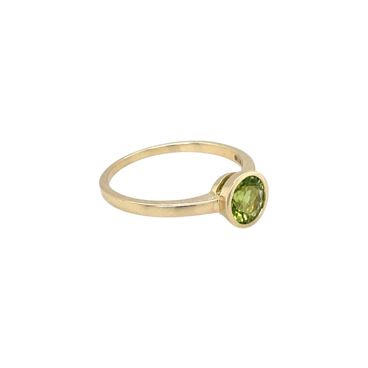 9ct Yellow Gold Round Peridot Rubover Ring (O)