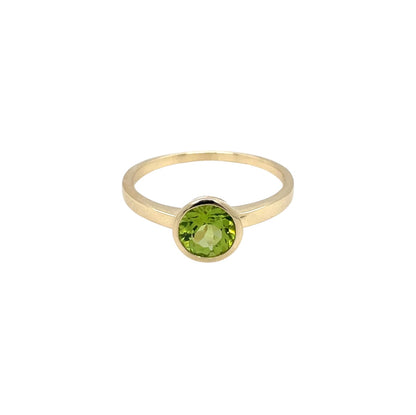 9ct Yellow Gold Round Peridot Rubover Ring (O)