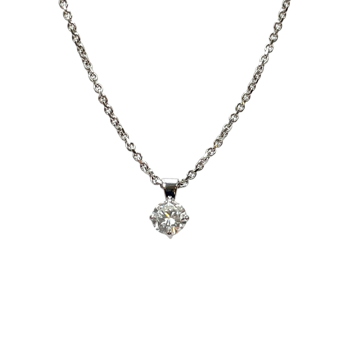 18ct White Gold Diamond Pendant & Chain (16")