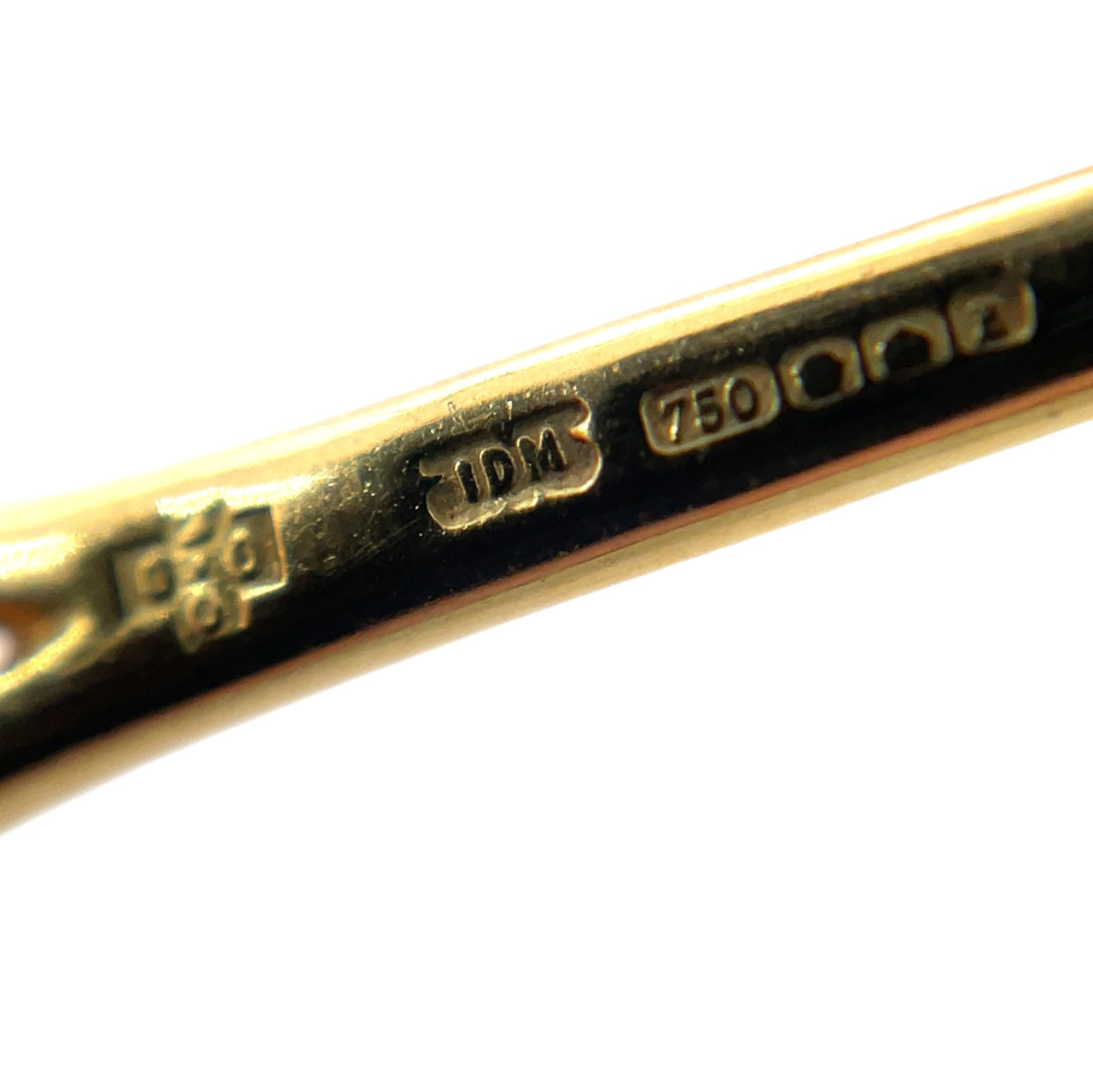 18ct Yellow Gold Diamond Drop Pendant