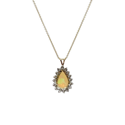 18ct Yellow Gold Opal & Diamond Pendant & Chain (18")