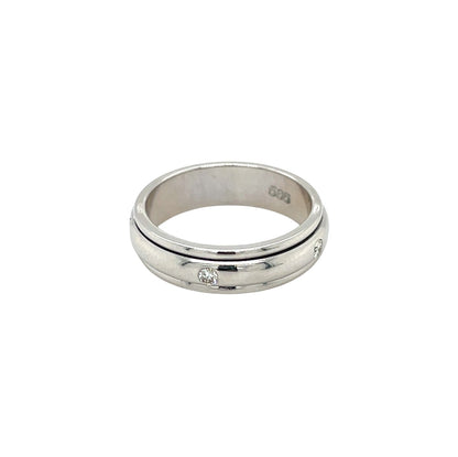14ct White Gold Diamond Set Spinning Ring (M)