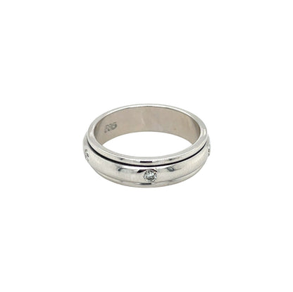 14ct White Gold Diamond Set Spinning Ring (M)