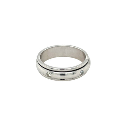 14ct White Gold Diamond Set Spinning Ring (M)