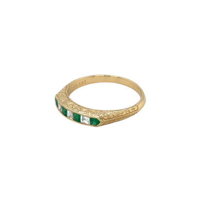 18ct Yellow Gold Emerald & Diamond Engraved Ring (N)