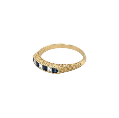 18ct Yellow Gold Sapphire & Diamond Engraved Ring (N)