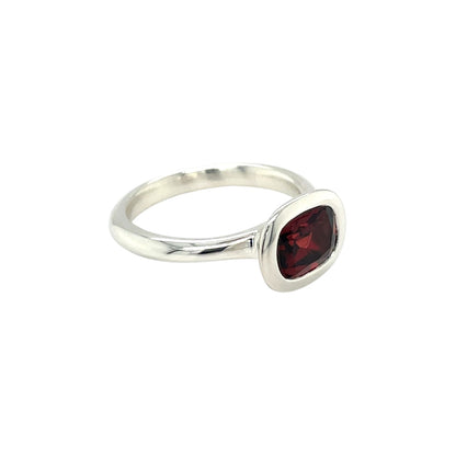 Silver Oval Garnet Ring (O)