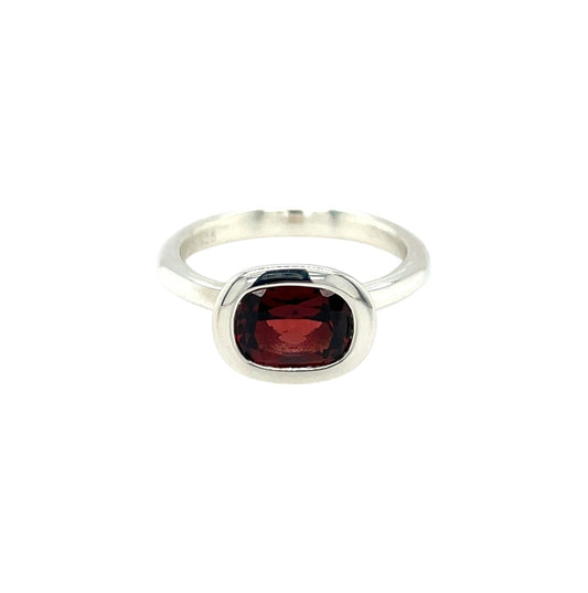 Silver Oval Garnet Ring (O)
