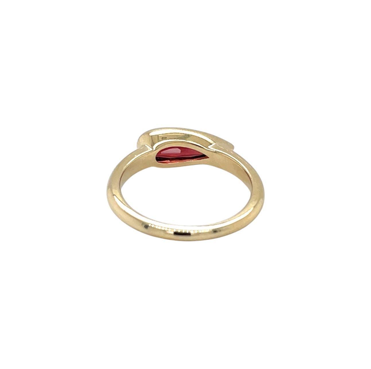 9ct Yellow Gold Pear Cut Garnet Ring (N)
