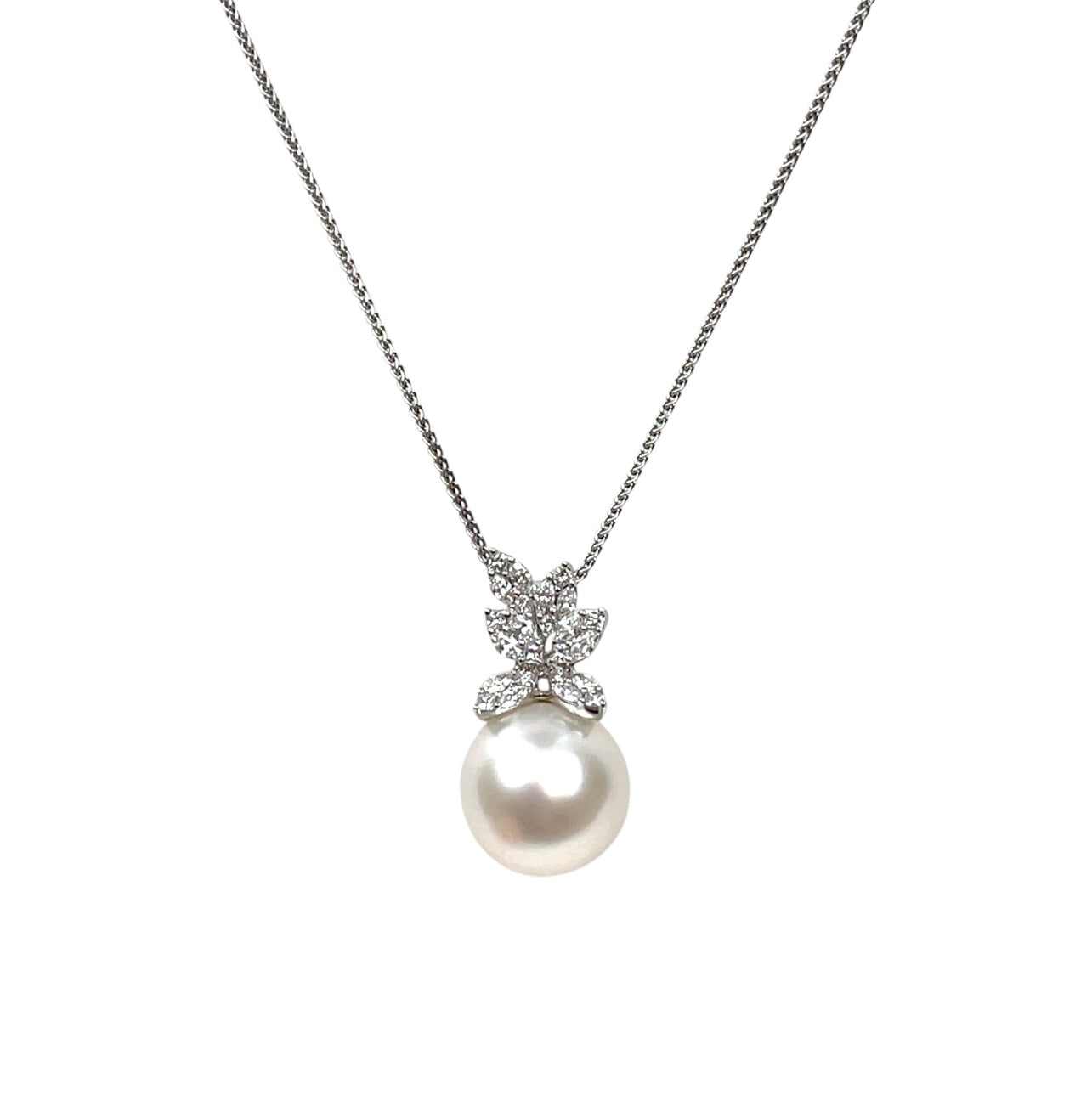 18ct White Gold South Sea Pearl & Diamond Pendant & Chain (19.5")