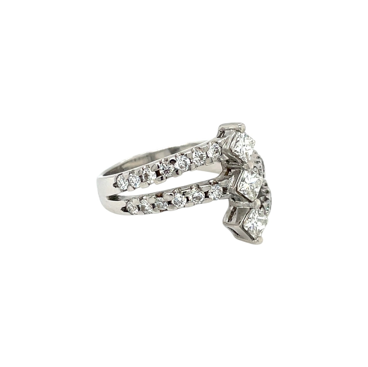 18ct White Gold Three Strand Diamond Dress Ring (P)