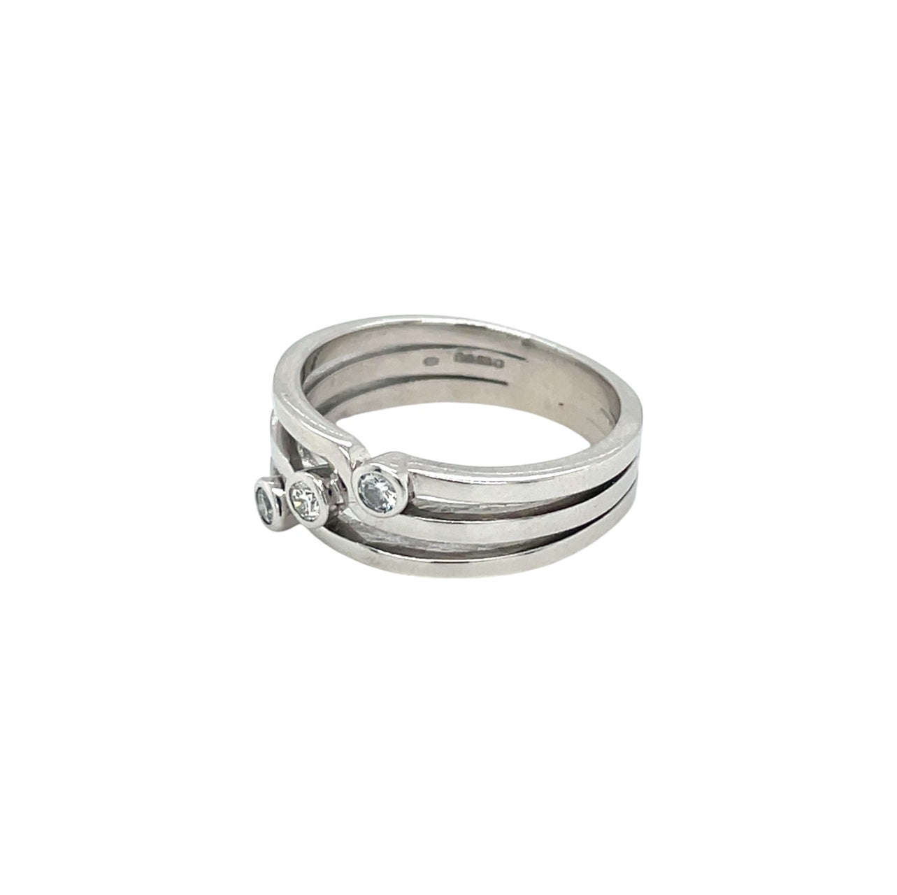 18ct White Gold Three Stone Diamond Ring (L)