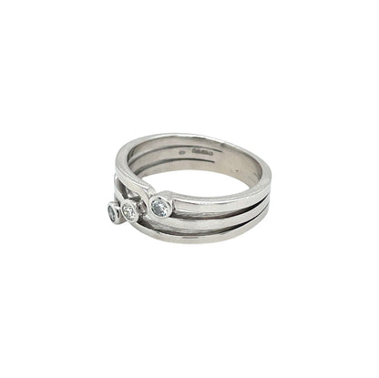 18ct White Gold Three Stone Diamond Ring (L)