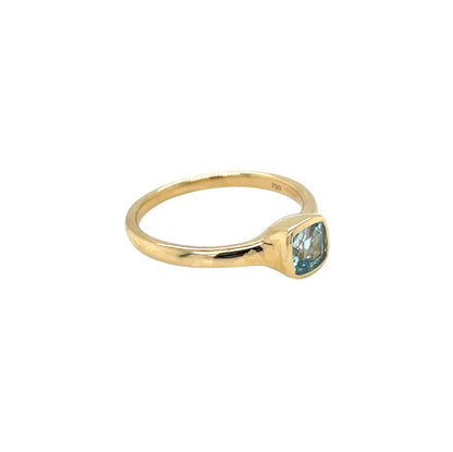18ct Yellow Gold Rubover Set Cushion Cut Aquamarine Ring (N)