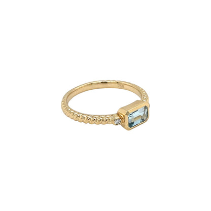 18ct Yellow Gold Aquamarine & Diamond Ring (M)