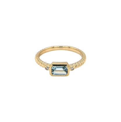 18ct Yellow Gold Aquamarine & Diamond Ring (M)