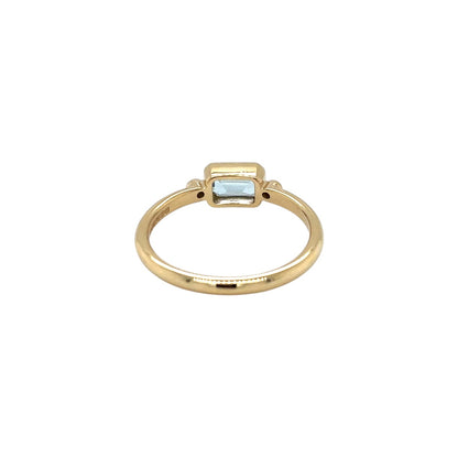 18ct Yellow Gold Aquamarine & Diamond Ring (N)