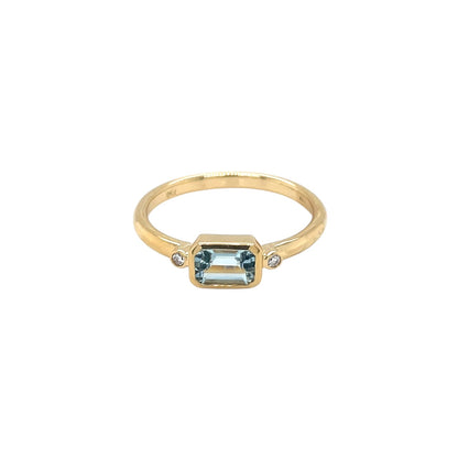 18ct Yellow Gold Aquamarine & Diamond Ring (N)