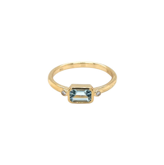 18ct Yellow Gold Aquamarine & Diamond Ring (N)