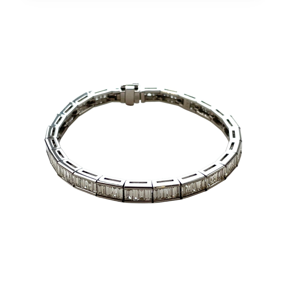 18ct White Gold Baguette Diamond Line Bracelet (7”)
