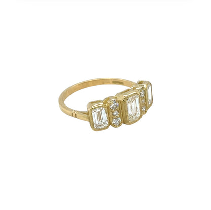 18ct Yellow Gold Emerald Cut & Round Brilliant Diamond Ring (L1/2)