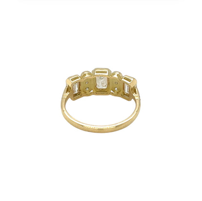 18ct Yellow Gold Emerald Cut & Round Brilliant Diamond Ring (L1/2)
