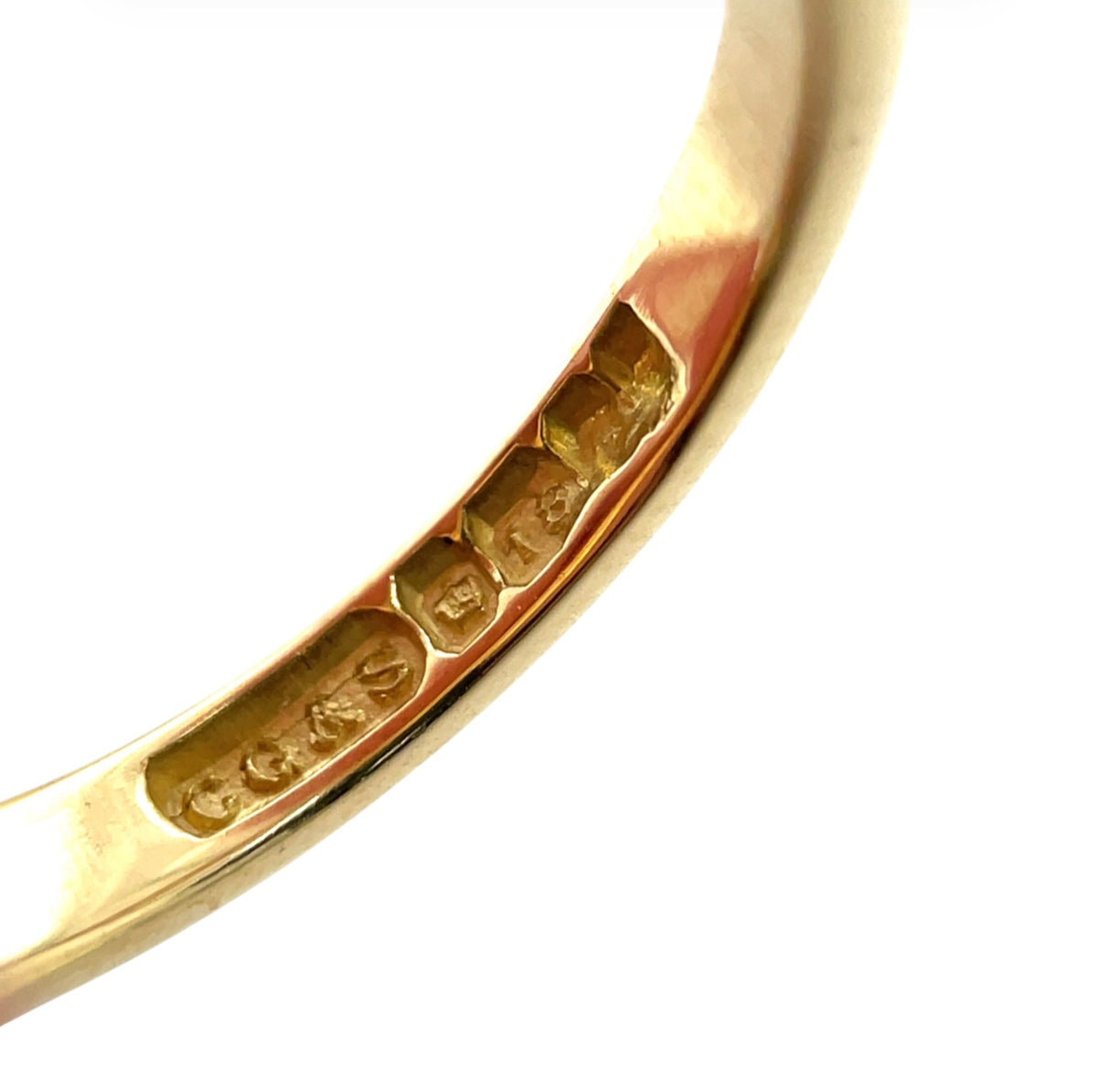 18ct Yellow Gold Oval Signet Ring (P)