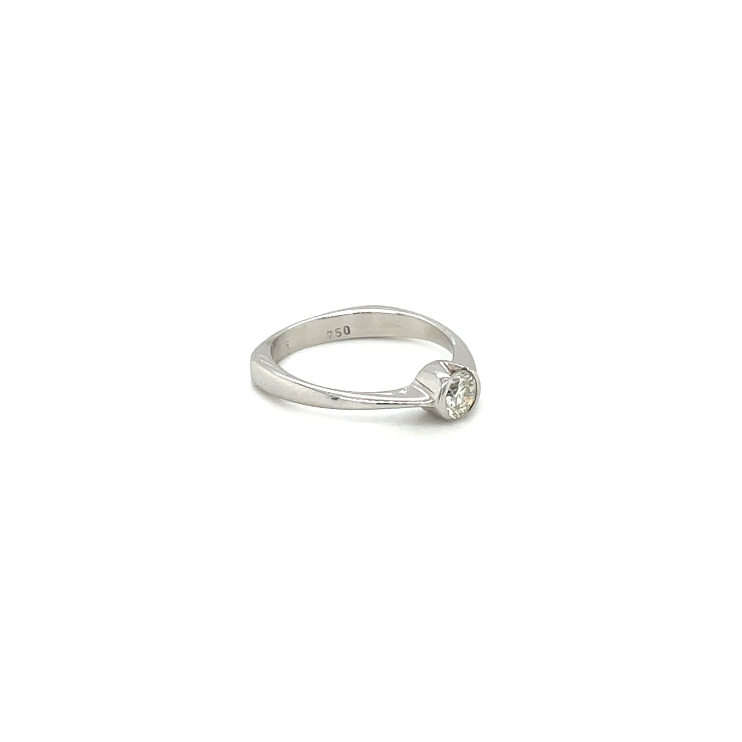 18ct White Gold Solitaire Diamond Ring