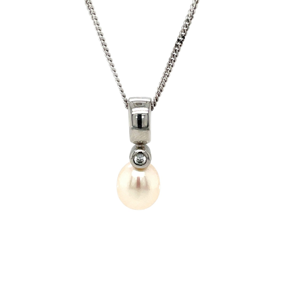18ct White Gold Diamond & Pearl Pendant & Chain (18")