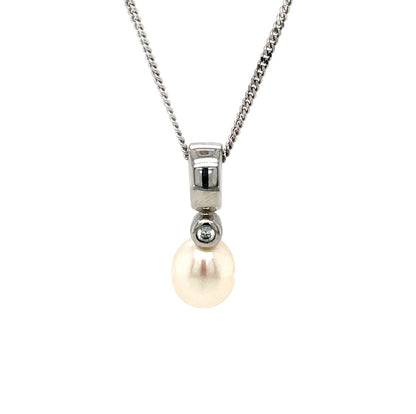 18ct White Gold Diamond & Pearl Pendant & Chain (18")