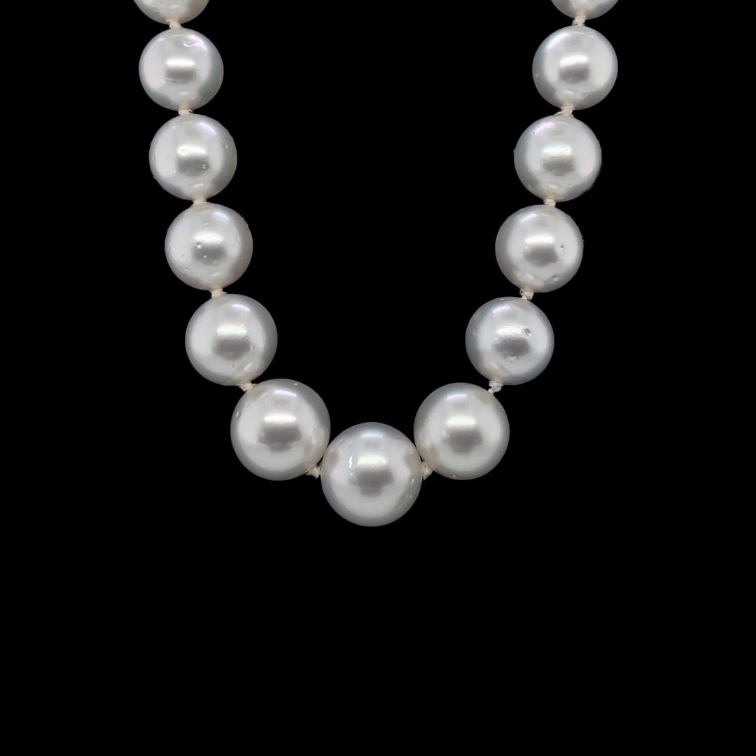 South Sea Pearl Necklace With Yellow Gold Clasp