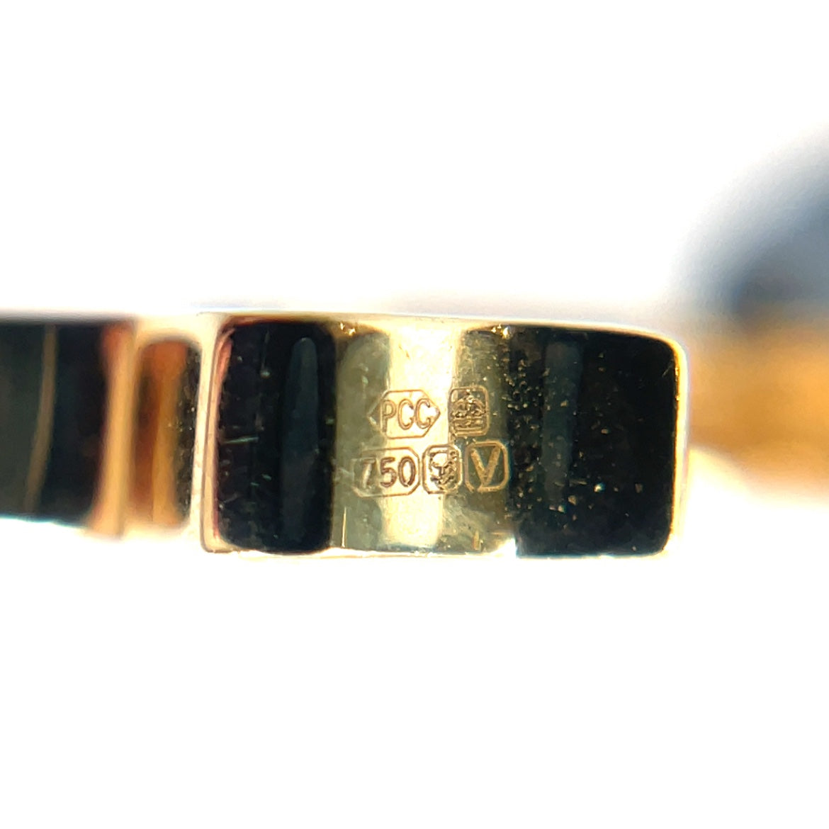 18ct Yellow Gold Zig Zag Hoop Earrings