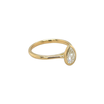 18ct Yellow Gold & Platinum Pear Cut Diamond Ring (N)